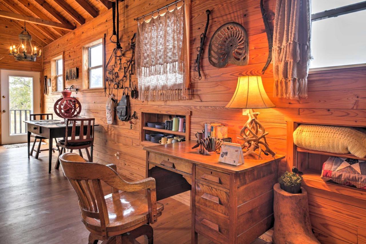 Вілла Ark Bunkhouse Fredericksburg Hideaway With Hot Tub Екстер'єр фото