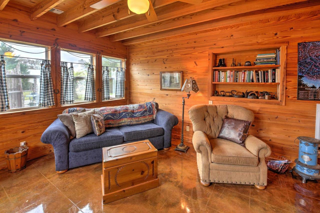 Вілла Ark Bunkhouse Fredericksburg Hideaway With Hot Tub Екстер'єр фото