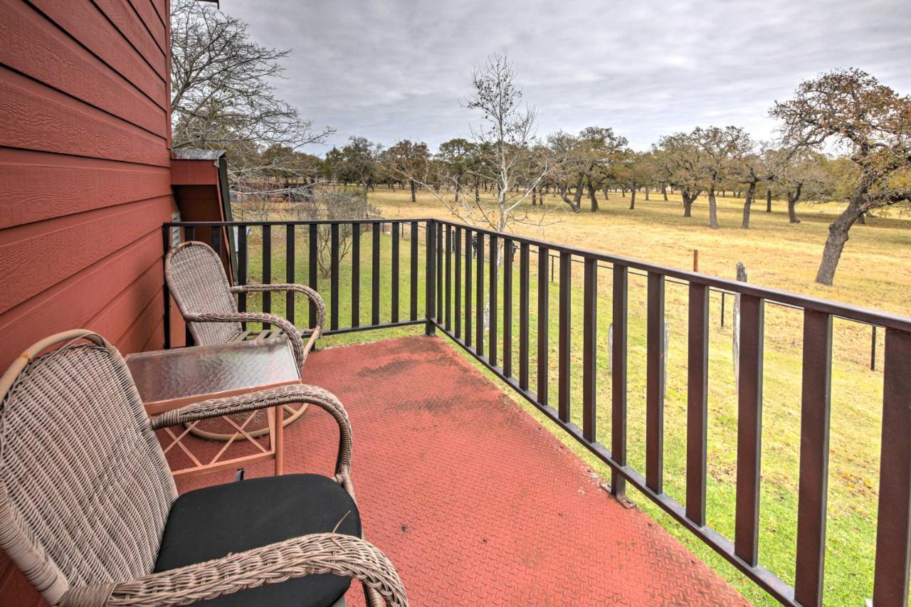 Вілла Ark Bunkhouse Fredericksburg Hideaway With Hot Tub Екстер'єр фото